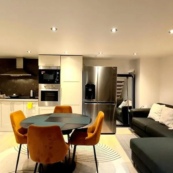 Central Duplex Apartment Oslo S, hotel in Oslo