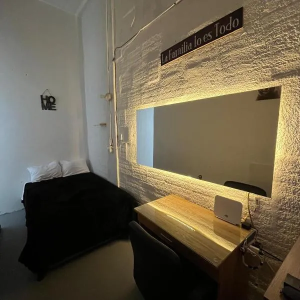 Habitación con baño privado cerca al aeropuerto!, hotell i Bogotá