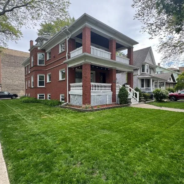Elegant and Chic 2Bed 2Bath steps from the lake!, hotel a Chicago