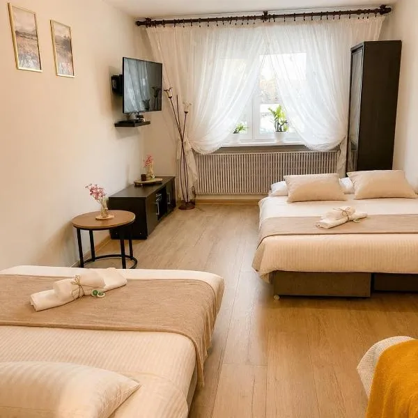 Polny Zakątek – hotel w mieście Obrocz