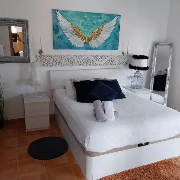 Circus-Goretti House, hotel in Mairena del Aljarafe