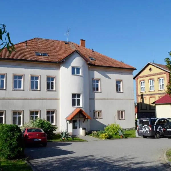 Penzion Poodří, hotel a Starý Jičín