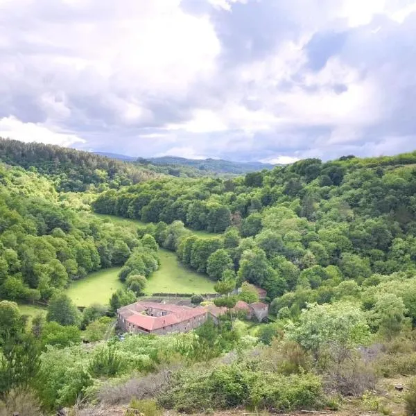 Casa Grande de Covas-Apartamentos Boutique en la Ribeira Sacra con finca privada de 80 ha, hotel u gradu Taboada