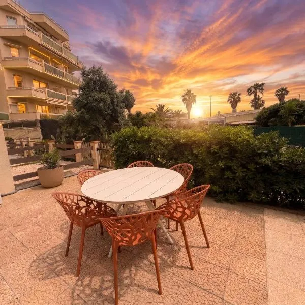 Calme & Design au rez-de-chaussée - 50m Plage - 25, hotel a Canet-en-Roussillon