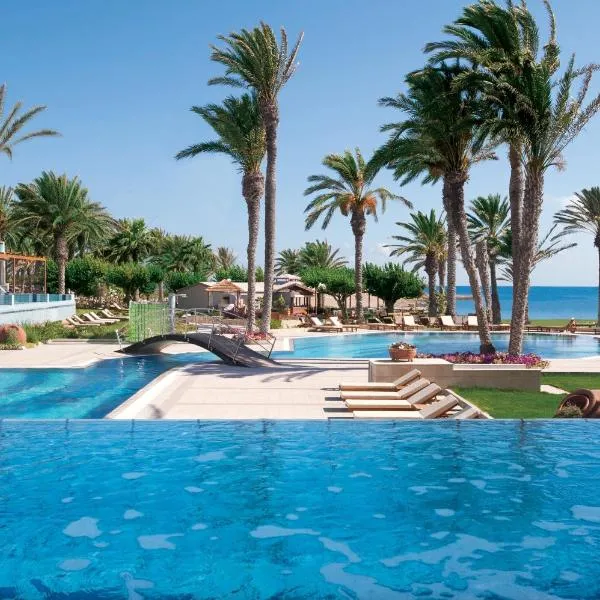 Constantinou Bros Asimina Suites Hotel, hotel v destinaci Paphos City