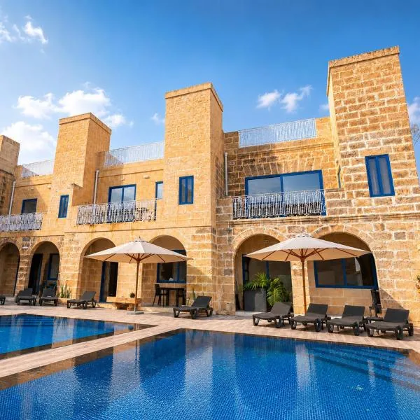 Fiftyfour West Boutique Living, hotel em Għarb