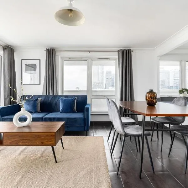 21st Floor Canary Wharf Gem with Private Balcony, hotel u Londonu