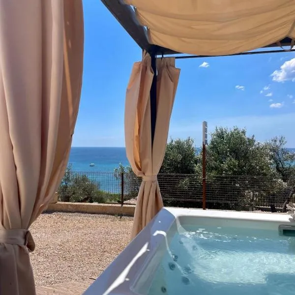TRULLO VISTA MARE - Mini piscina riscaldata con idromassaggio, hotel in Marina San Gregorio