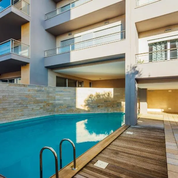 Baia Residence 2 - Holiday Apartments - By SCH: São Martinho do Porto'da bir otel