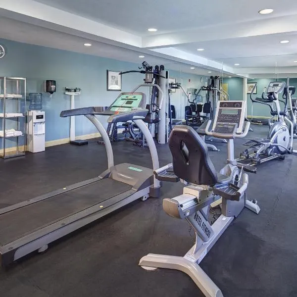 Holiday Inn Express San Diego South - National City by IHG, hotel em National City