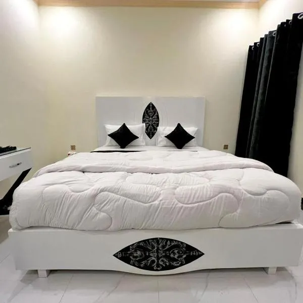 Step Inn Family Hotel Lahore, hotel u gradu Lahore