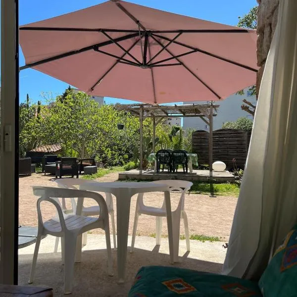 Rez-de-villa climatisé avec jardin et parking, Hotel in Ajaccio