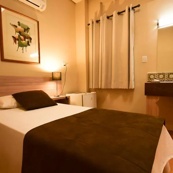 Hotel Praça da Matriz – hotel w mieście Eldorado do Sul