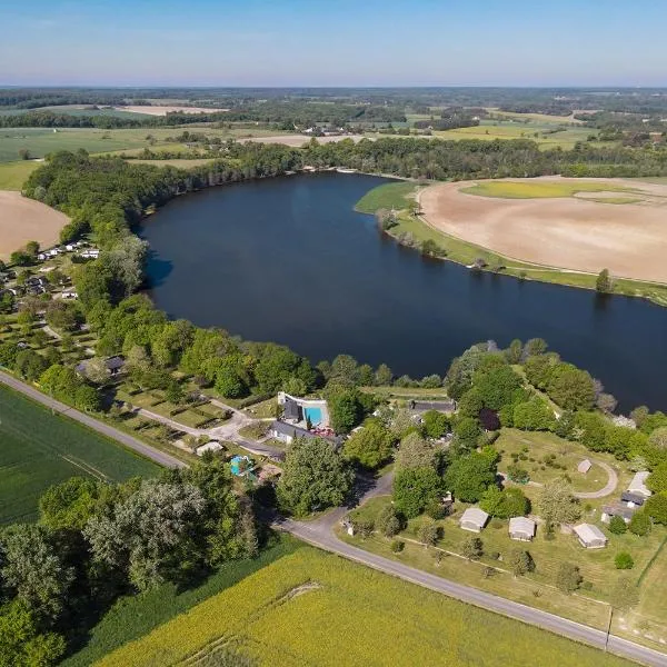 Camping les Coteaux du Lac、Chemillé-sur-Indroisのホテル