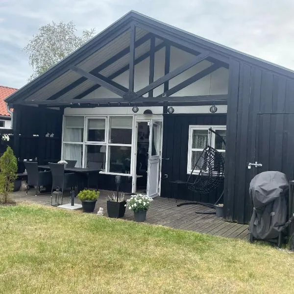 Marielyst에 위치한 호텔 Charmerende sommerhus - 200 m fra stranden
