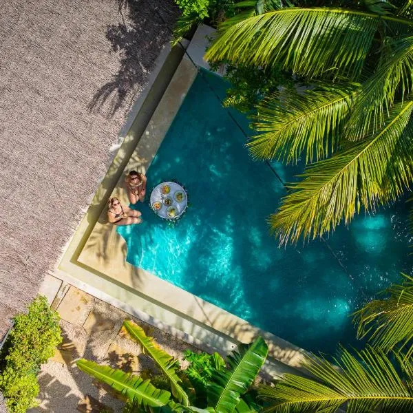 ZAN Island Beach Villa: Jambiani şehrinde bir otel