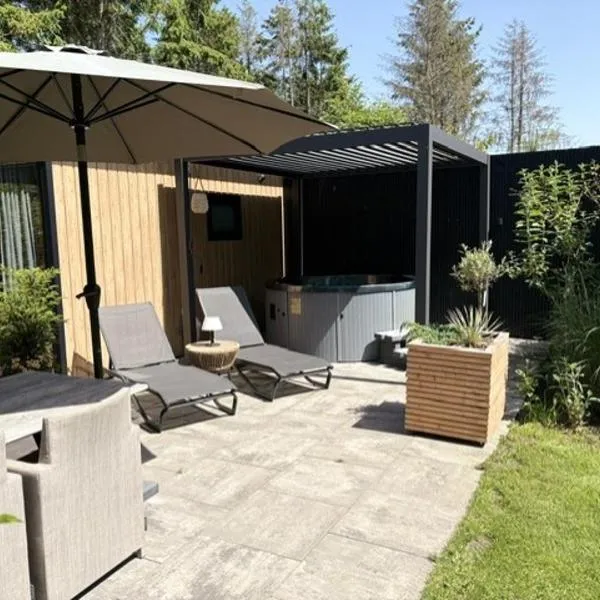 Wellnesslodge Scholekster met jacuzzi en uitzicht, hotel a Dalerveen