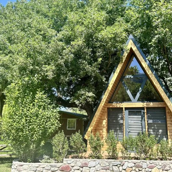 Tiny house au coeur de la nature، فندق في Touët-sur-Var