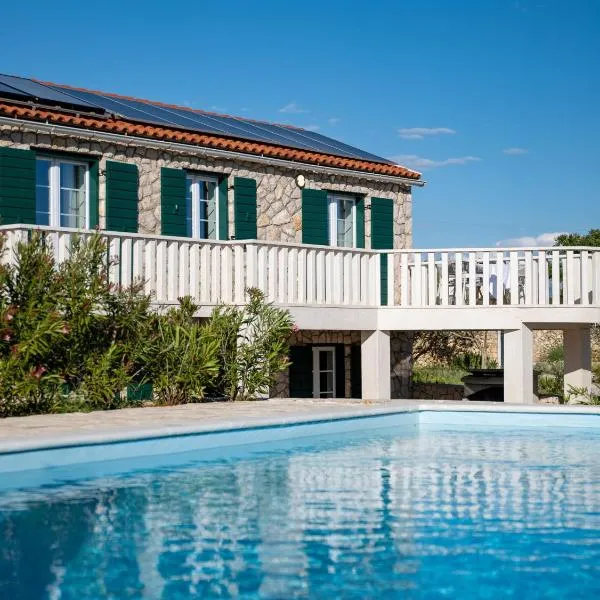 Villa Maslina – hotel w Novalji