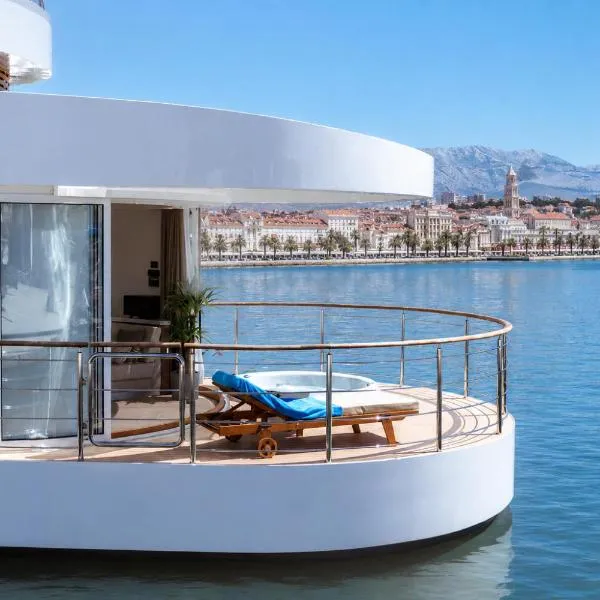 Luxury Floating Apartment - Amor، فندق في سبليت
