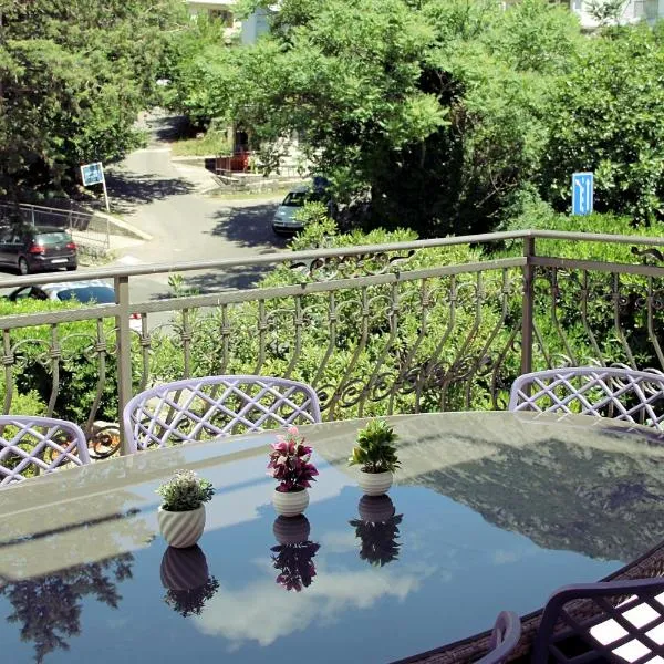Central Location Amigo, hotel sa Kotor