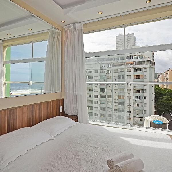 Rio Rentals 021- C044 Studio com vista para o mar de Copacabana.