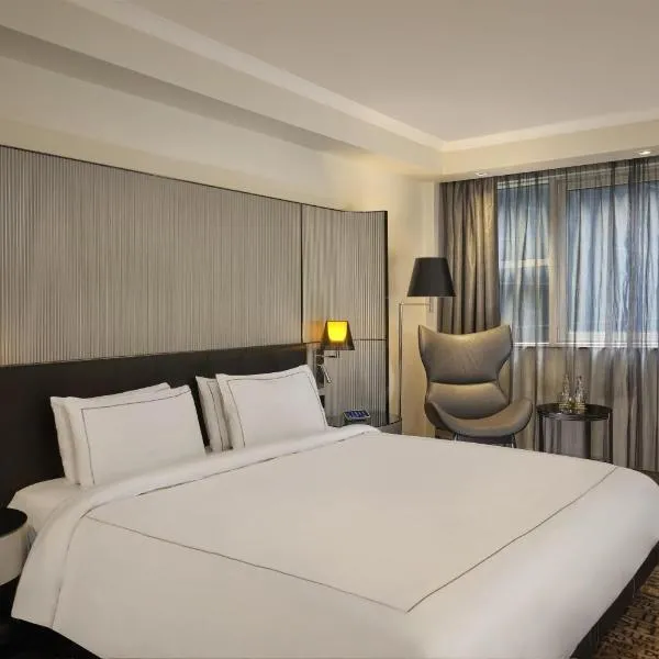 Park Plaza Victoria London, hotel v Londýne