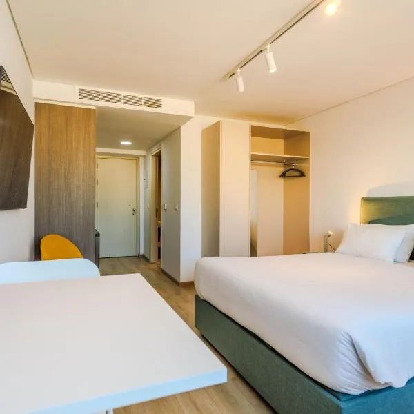 Old Town 63, hotel din Paphos