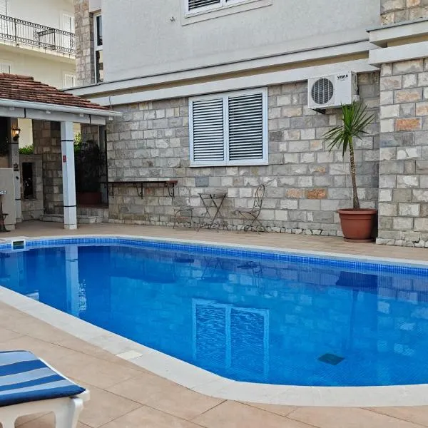 Mila & Aleksandr Apartments, hotell i Budva