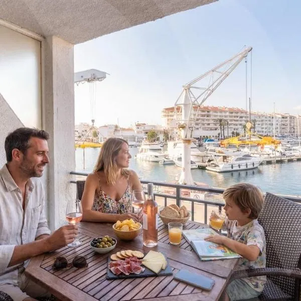 Appartement Vue canal, Empuriabrava, Nausica by Welhomy, ξενοδοχείο σε Empuriabrava