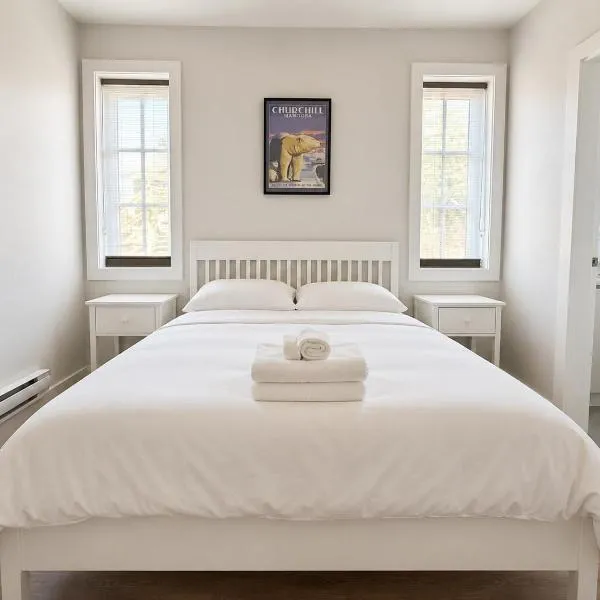 Private Room in Shared West Side Home near UBC, hotel in Vancouver