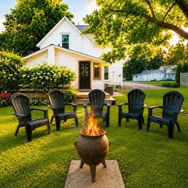 Walk to Beach and Downtown - Wellington PEC Cottage, Hotel in Wellington