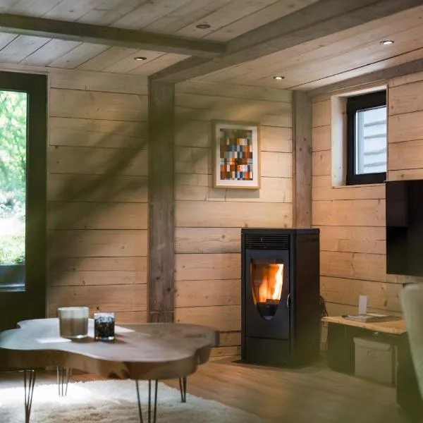 Wood Chalet Durbuy, hotell i Durbuy