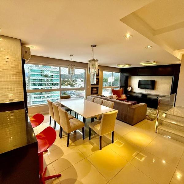 Cobertura duplex com piscina privada, 3 suítes e 3 vagas garagem 196m2