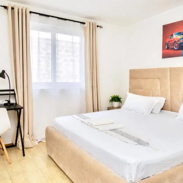 Bright Cozy 2BR in King Serenity Estate WiFi, Parking Mini Mart، فندق في Ongata Rongai 