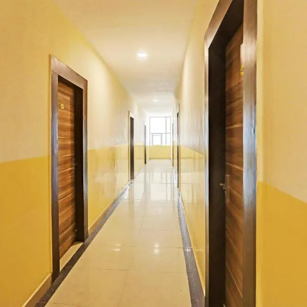 Capital O Saharsh Grand Near Shilparamam, hotel Haidarábádban