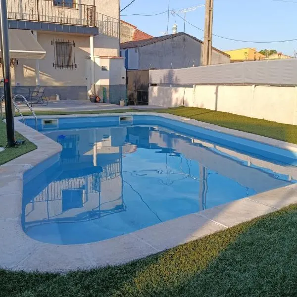 Casa el moral 2, hotel em Castillejo de Martín Viejo