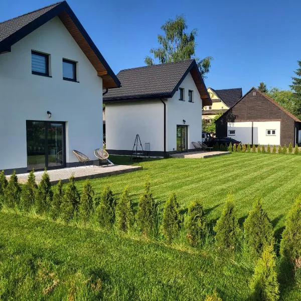 Góralska Willa Domki & Camper Park, מלון בŚcinawka Górna