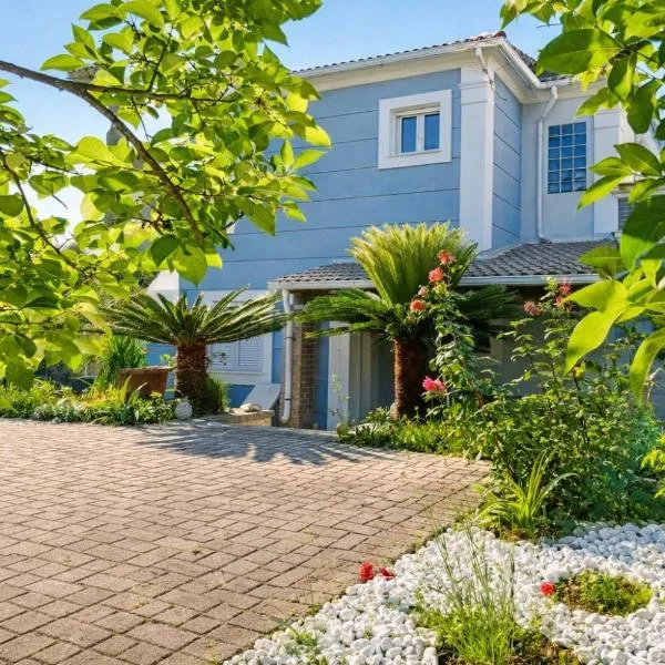 Villa Nirvana - Sea View Maisonette in Roda, Offering Tranquility and Comfort on the Enchanting Northern Coast of Corfu, готель у місті (( Litherés ))