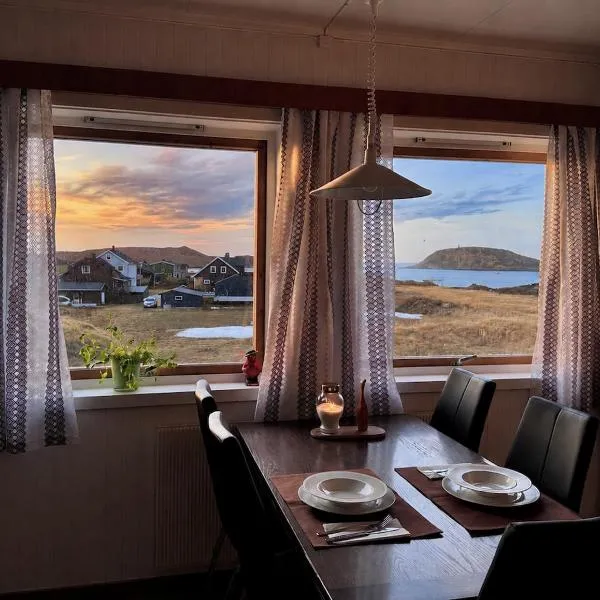 Entire apartment with the view of Hornøya, hotel em Vardø