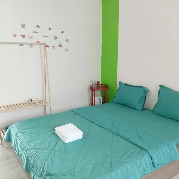 Hom Ba cây dừa, hotel a Vĩnh Hy