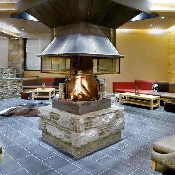 Viesnīca Mercure Saint-Lary pilsētā Senlarī Sulāna