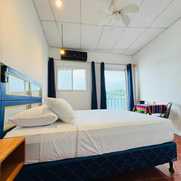 Maple Guest House, hotel u gradu 'Flores'