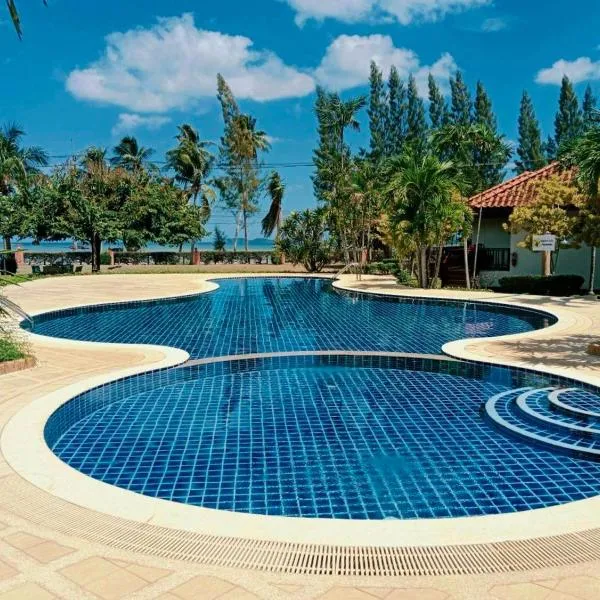 Sailom Resort Bangsaphan, hotel v destinaci Bang Saphan
