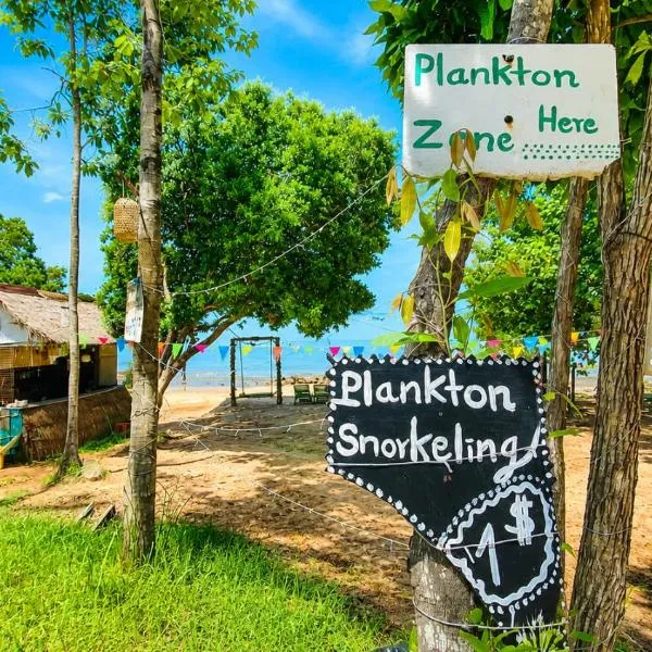 Coastal Retreat Hostel, hotel in Koh Rong Island