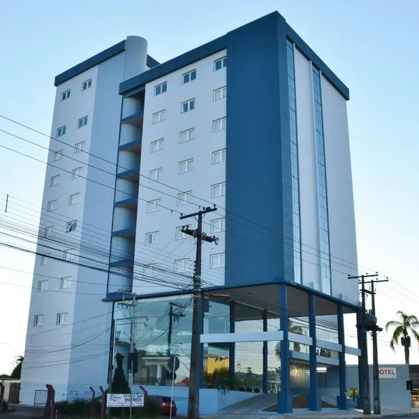 Villa Premium Hotel, отель в городе Эрешин
