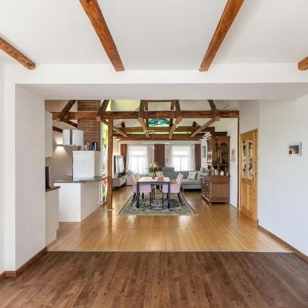 DACHJUWEL Luxus - Apartment Penthouse Ferienwohnung, ξενοδοχείο σε Leibnitz