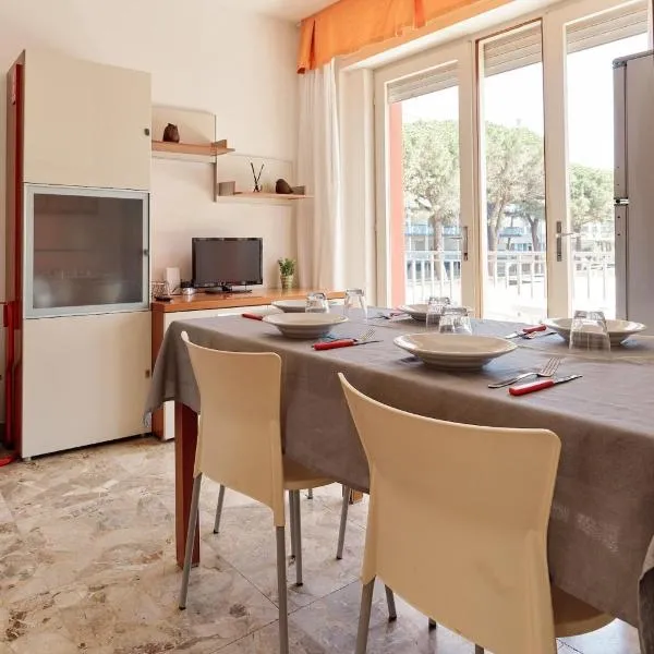 Smeralda Smart, 5 posti vicino al Mare e alle Terme, khách sạn ở Bibione