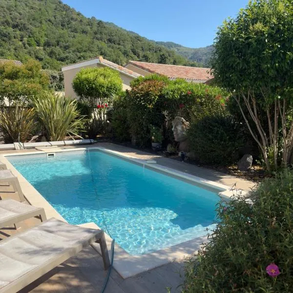 Comme à la maison près de la DOLCE VIA, viešbutis mieste Saint-Fortunat-sur-Eyrieux