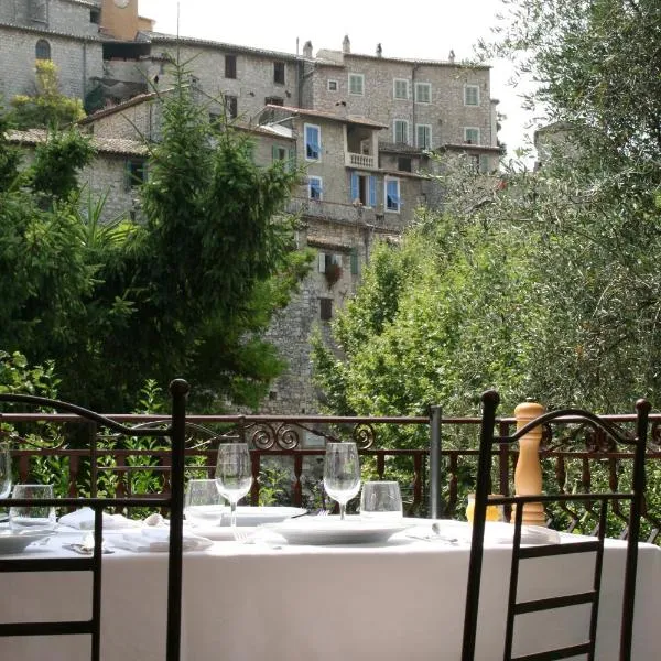 Auberge De La Madone, hotel in Chateauneuf Villevieille